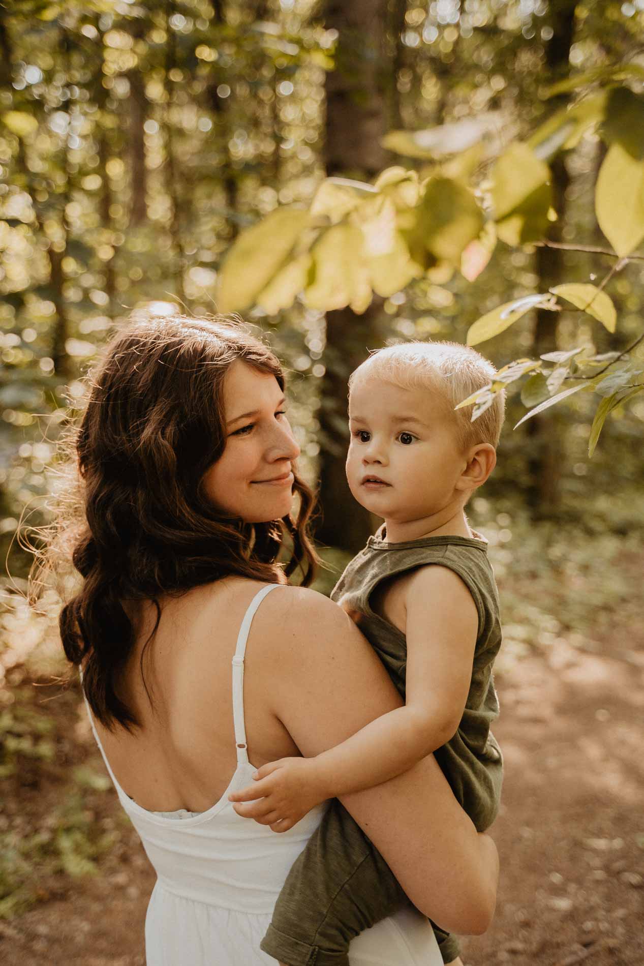 Baby-Fotoshooting und Familien Fotografie Outdoor Wald in Hamburg, Stade oder Hemmoor