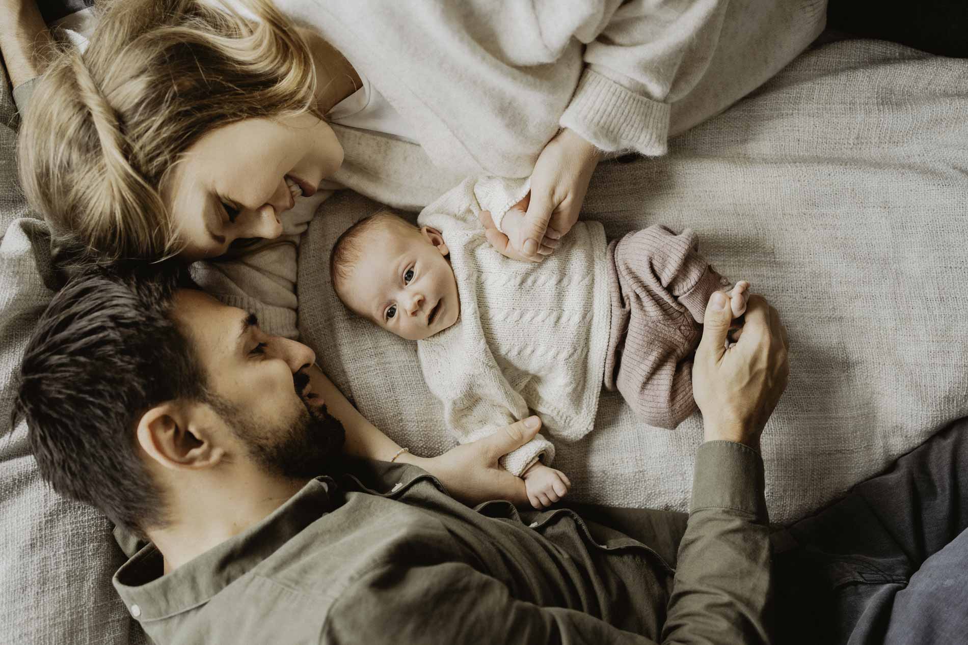 Baby-Fotoshooting und Neugeborenen Fotografie zuhause in Hamburg, Stade oder Hemmoor