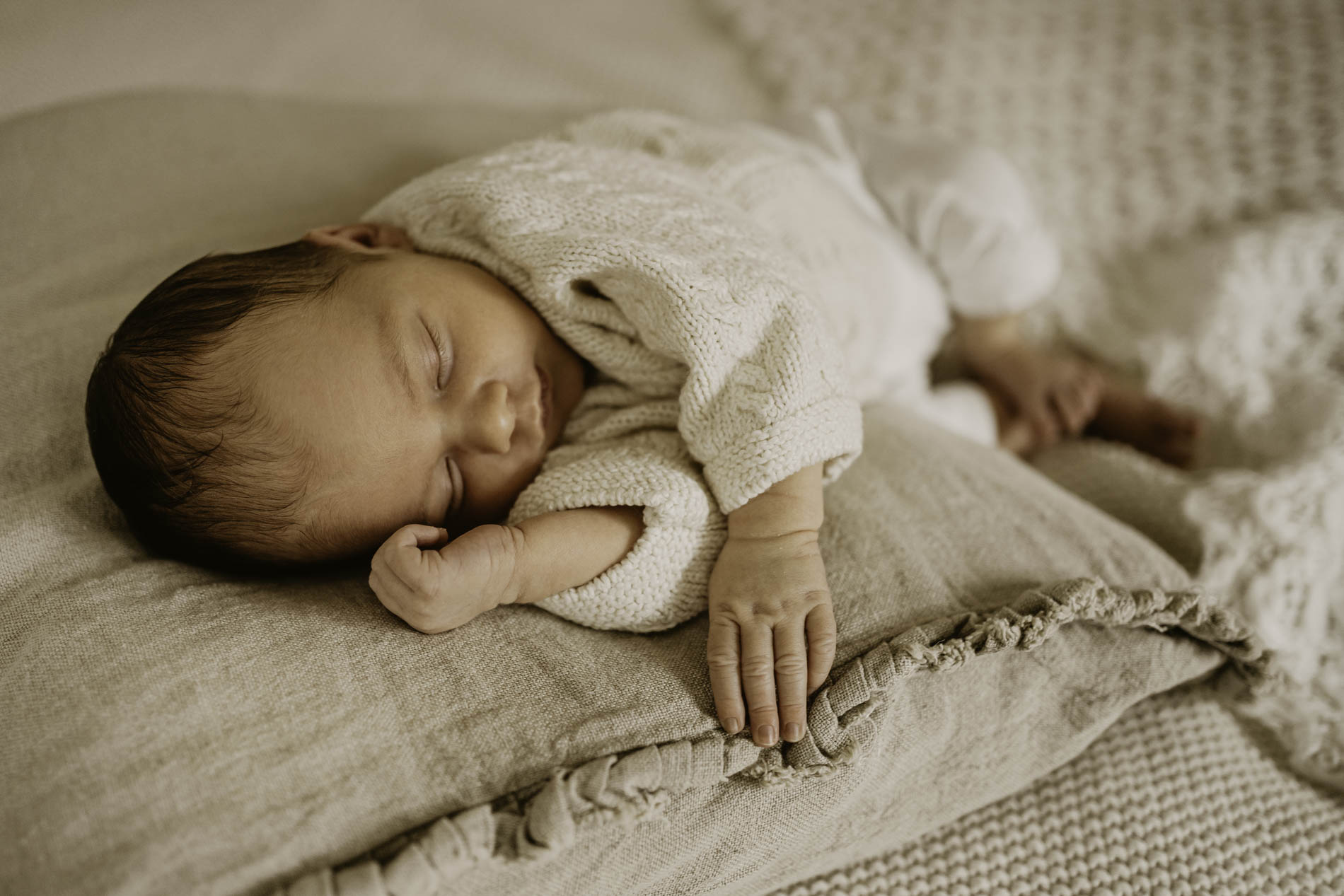 Baby-Fotoshooting und Neugeborenen Fotografie zuhause in Hamburg, Stade oder Hemmoor