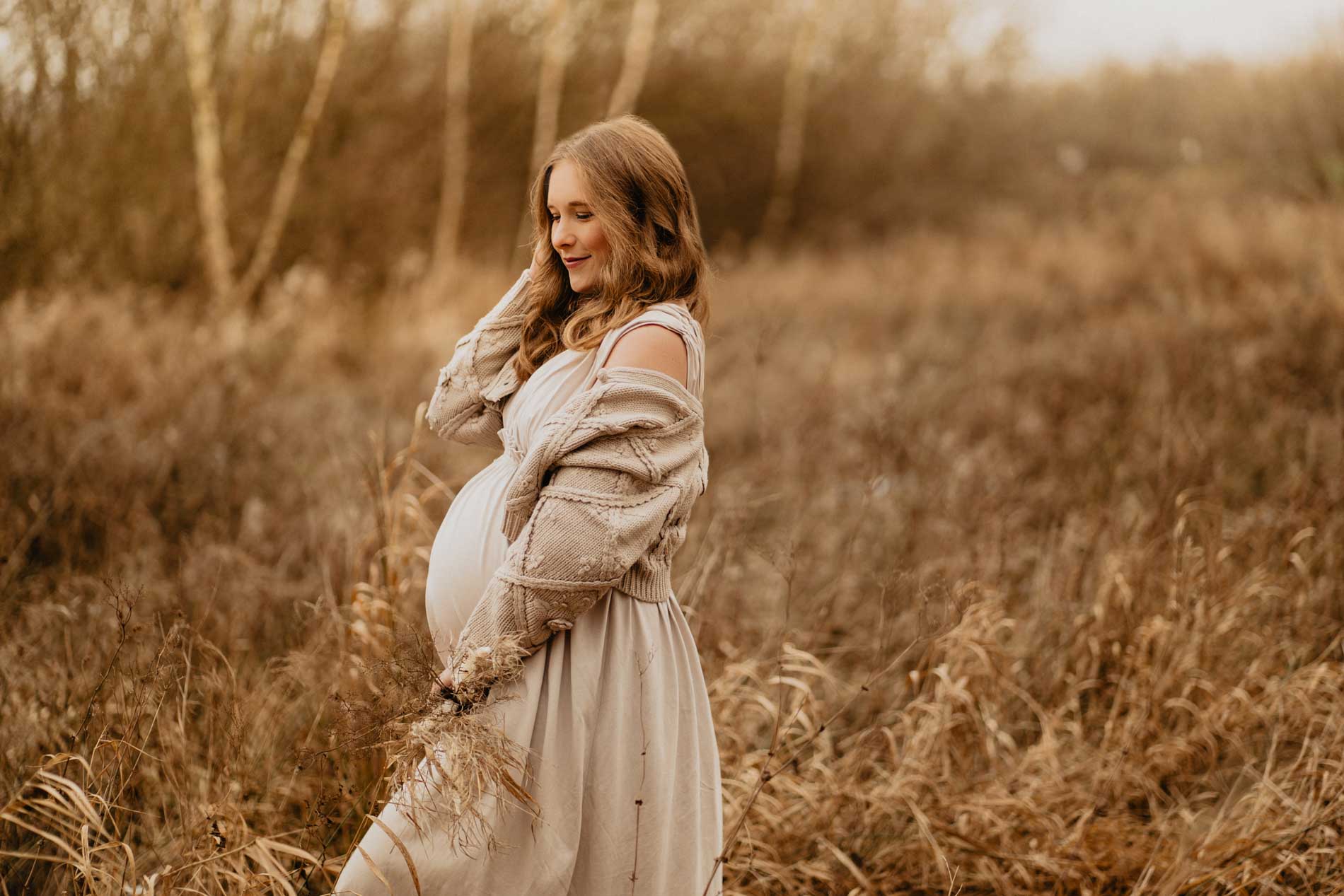 Babybauch-Shooting und Schwangerschaftsfotografie Outdoor in Hamburg, Stade, Hemmoor, Buxtehude, Himmelpforten