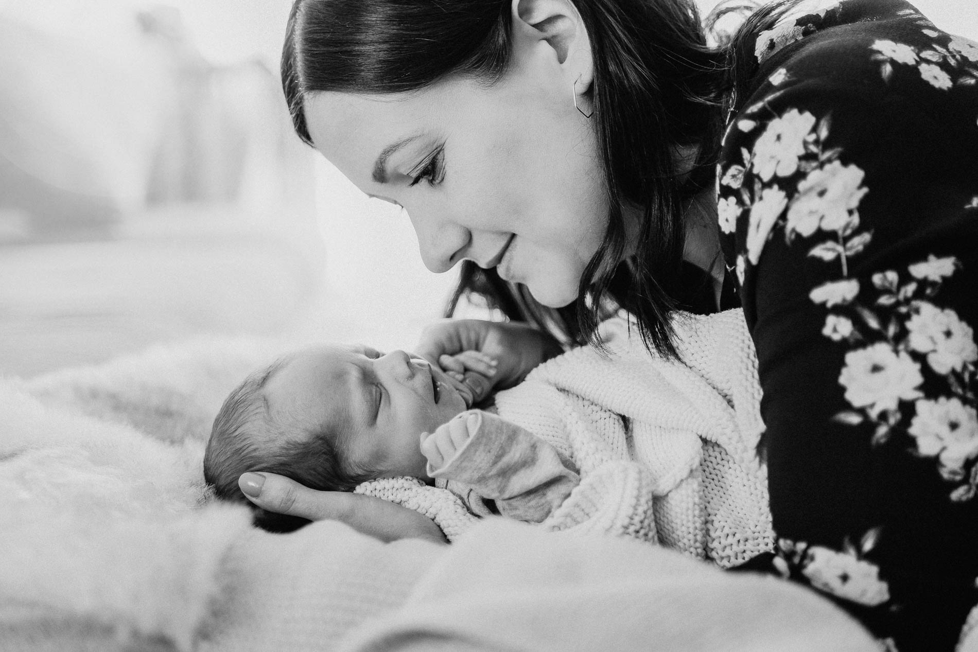 Baby-Fotoshooting und Neugeborenen Fotografie zuhause in Hamburg, Stade oder Hemmoor