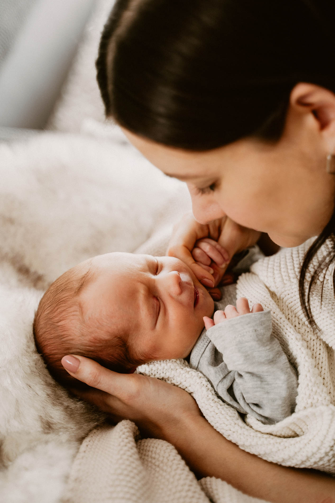 Baby-Fotoshooting und Neugeborenen Fotografie zuhause in Hamburg, Stade oder Hemmoor