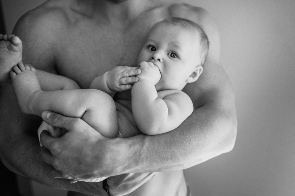 Baby-Fotoshooting und Neugeborenen Fotografie zuhause in Hamburg, Stade oder Hemmoor